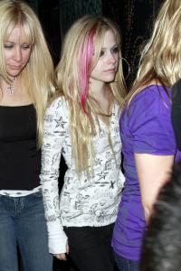 Avril goes big