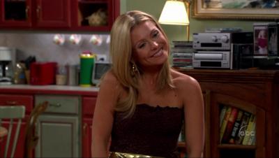 KellyRipa_H_F_S01E07_HDTV_061.jpg