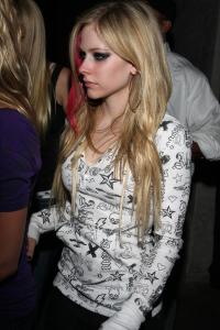 Avril goes big