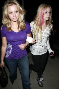 Avril goes big