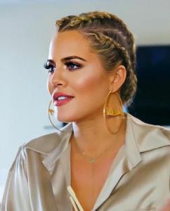 Khloe 02
