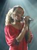 Click to view croppedcarrieunderwoodattheworldarena_t1.jpg