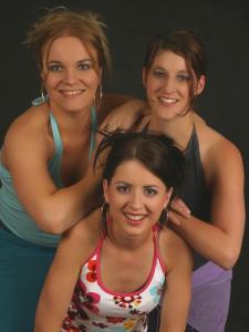 2 hoop ladys - and the 3rd?