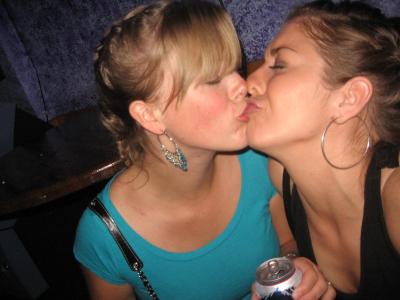 Kissing with hoops (2)
