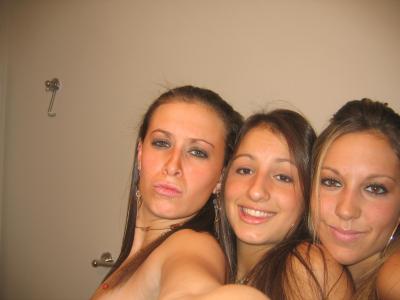 Three earring girls!