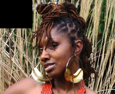 twisted lobe with tribal hoop