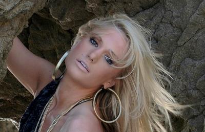 Bikini Hoop Girl - Wow!