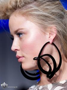 Stylish fashion hoop