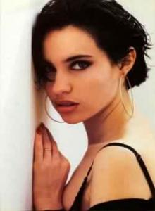Beatrice Dalle - Hoops