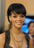 Click to view rihanna096_t1.jpg